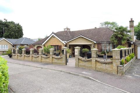 5 bedroom bungalow for sale, Littlebrook Gardens, Cheshunt
