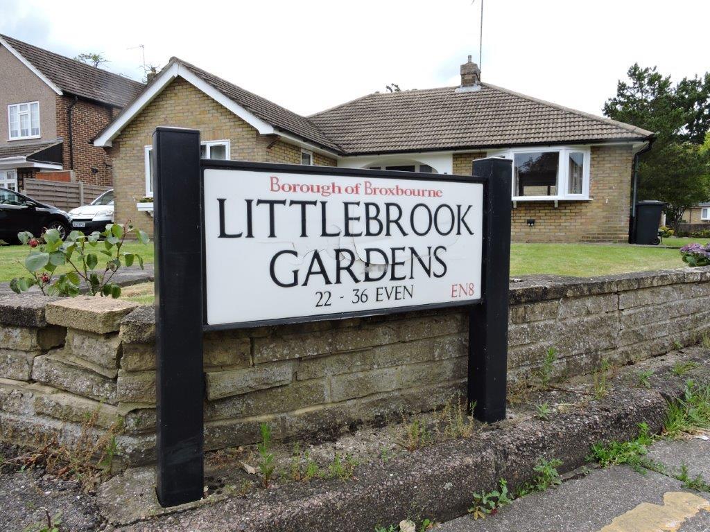 24 Little Brook Gardens Photos 13.6 (42).jpg