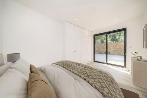 3 bedroom detached house for sale, Adelaide Road, Surbiton KT6