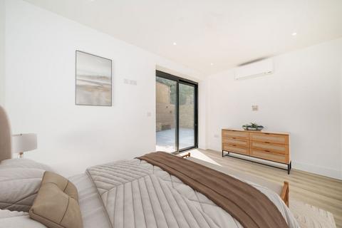 3 bedroom detached house for sale, Adelaide Road, Surbiton KT6