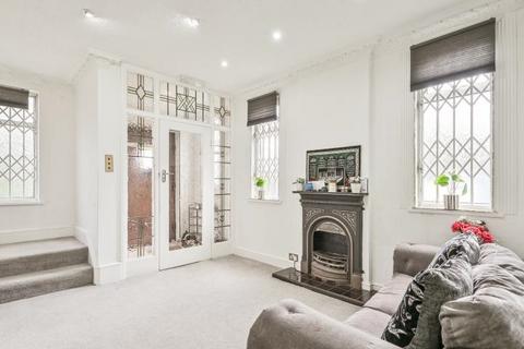 4 Garrick Drive, London, NW4 1HJ
