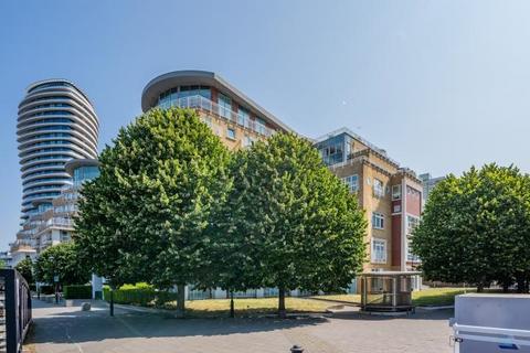 2 bedroom flat for sale, Oyster Wharf, Lombard Road, London, SW11
