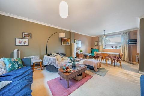 2 bedroom flat for sale, Hillview, Primrose Hill, London NW3