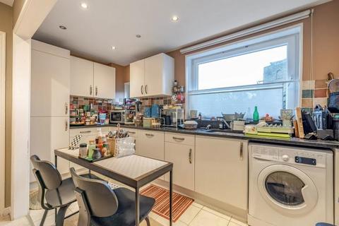 2 bedroom flat for sale, Hillview, Primrose Hill, London NW3