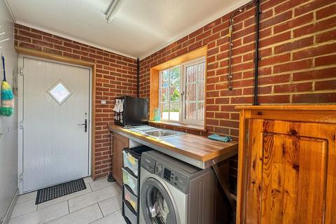 18 Foxborough Close, Woodnesborough, Sandwich, CT13 0NR