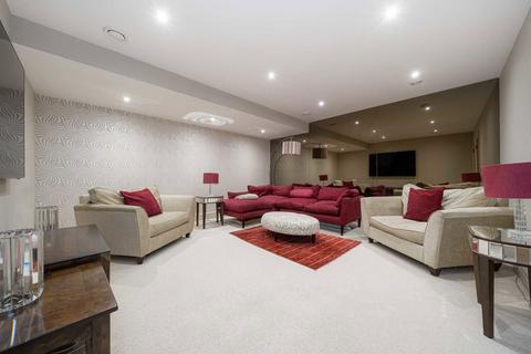 undefined, Warrenhurst Gardens, Weybridge KT13