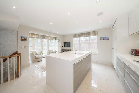 undefined, Warrenhurst Gardens, Weybridge KT13