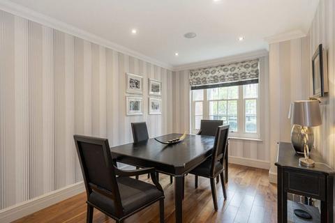 undefined, Warrenhurst Gardens, Weybridge KT13