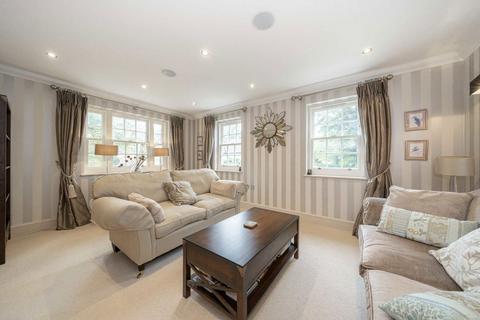 undefined, Warrenhurst Gardens, Weybridge KT13