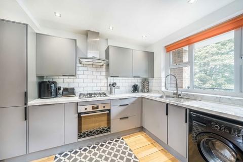 3 bedroom flat for sale, Leigham Court Road, London SW16