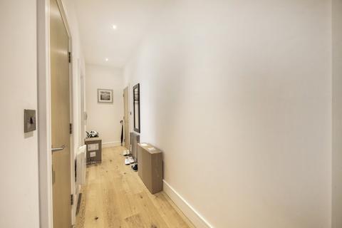 3 bedroom flat for sale, Seager Place, London, SE8
