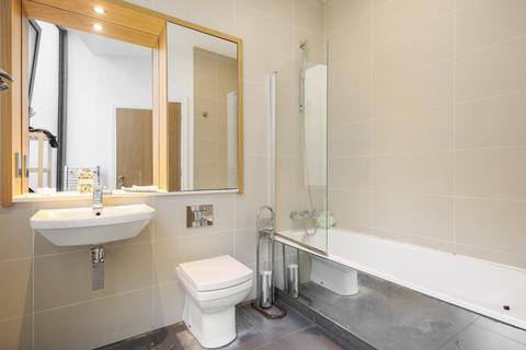 3 bedroom flat for sale, Seager Place, London, SE8