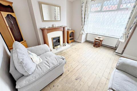 2 bedroom terraced house for sale, George Street, Cleethorpes, N.E. Lincs, DN35 8PL