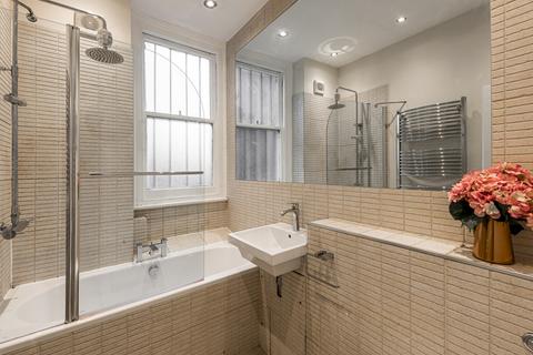 2 bedroom flat for sale, Lurline Gardens, London, SW11