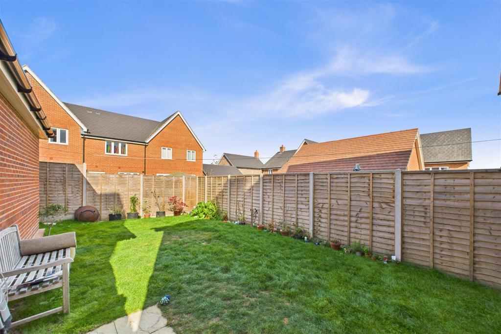 CAM01894 G0-PR0212-STILL016.jpg