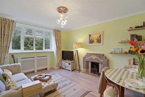 undefined, Avenue Road, Penge, London
