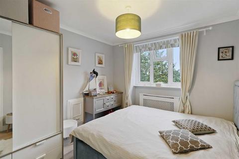 undefined, Avenue Road, Penge, London