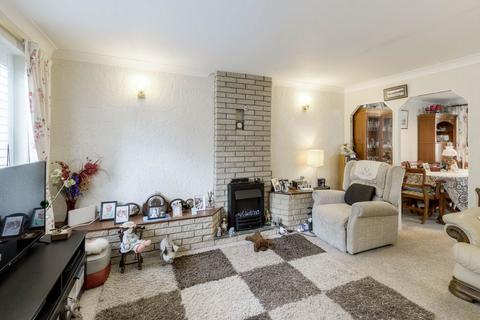 6 Bishopstone, Bradville, Milton Keynes, MK13 7DJ