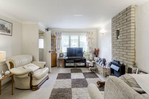 6 Bishopstone, Bradville, Milton Keynes, MK13 7DJ