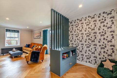 3 Chestnut End, Boston Spa, Wetherby, LS23 6JG