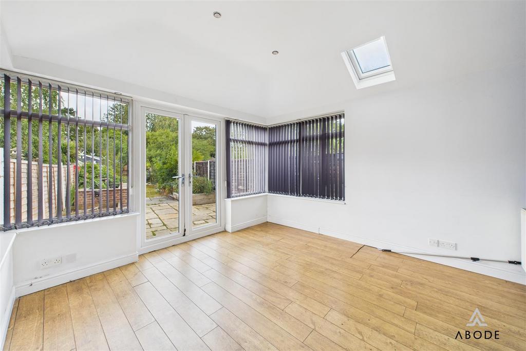 CAM01882 G0-PR0152-STILL006.jpg