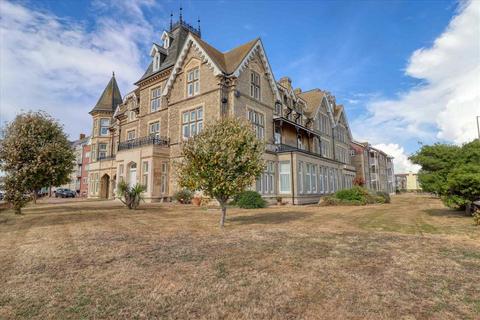 2 bedroom apartment for sale, East Clacton CO15