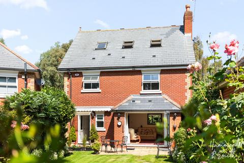 undefined, Oakland Place, Buckhurst Hill IG9