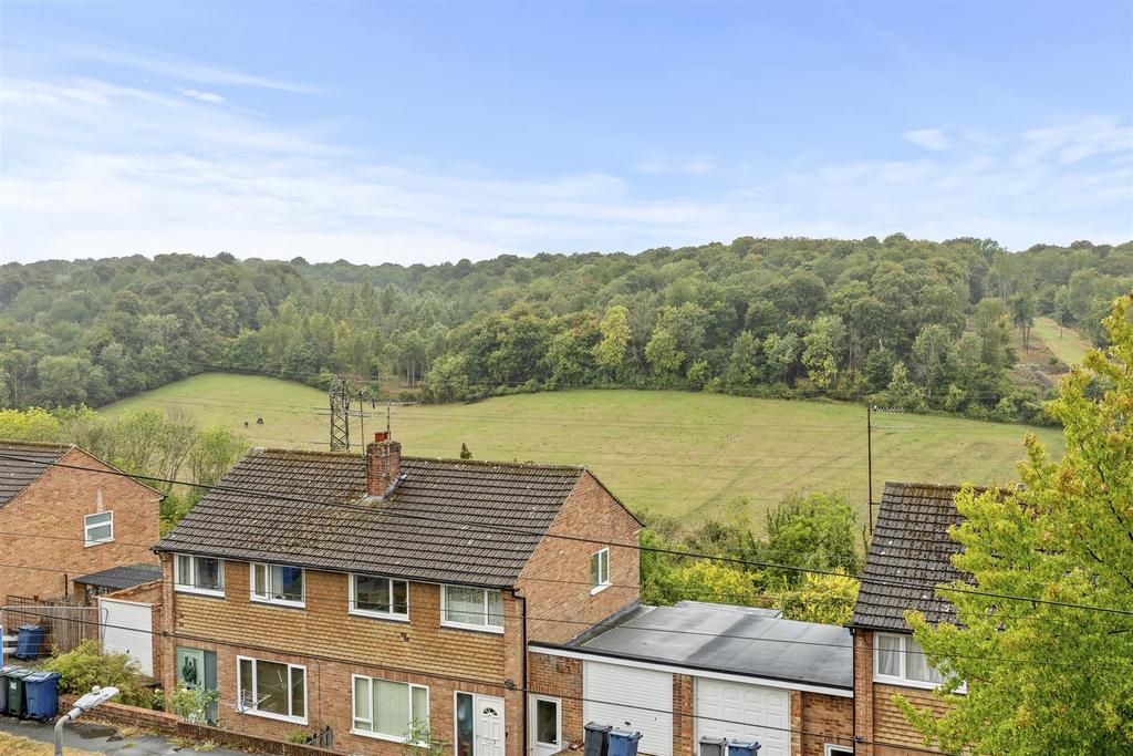 24 Arundel Road, HP12 4 NE-13.jpg