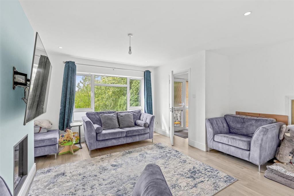 24 Arundel Road, HP12 4 NE-9.jpg