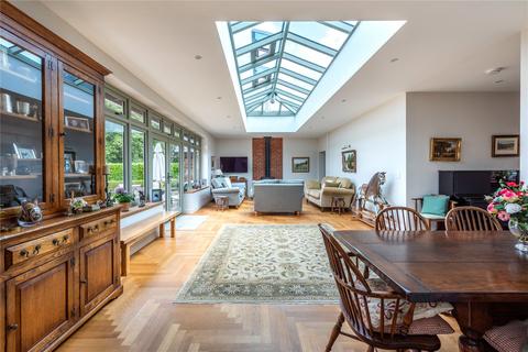 Mynthurst Garden Mynthurst, Leigh, Reigate, RH2 8RJ