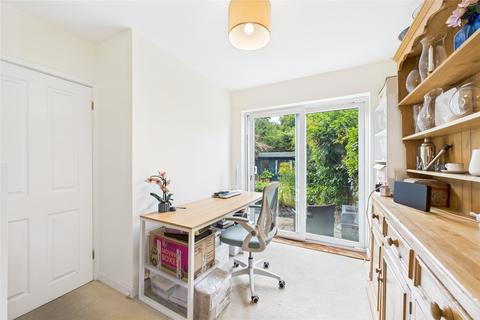 undefined, Mendip Road, Farnborough, Hampshire, GU14