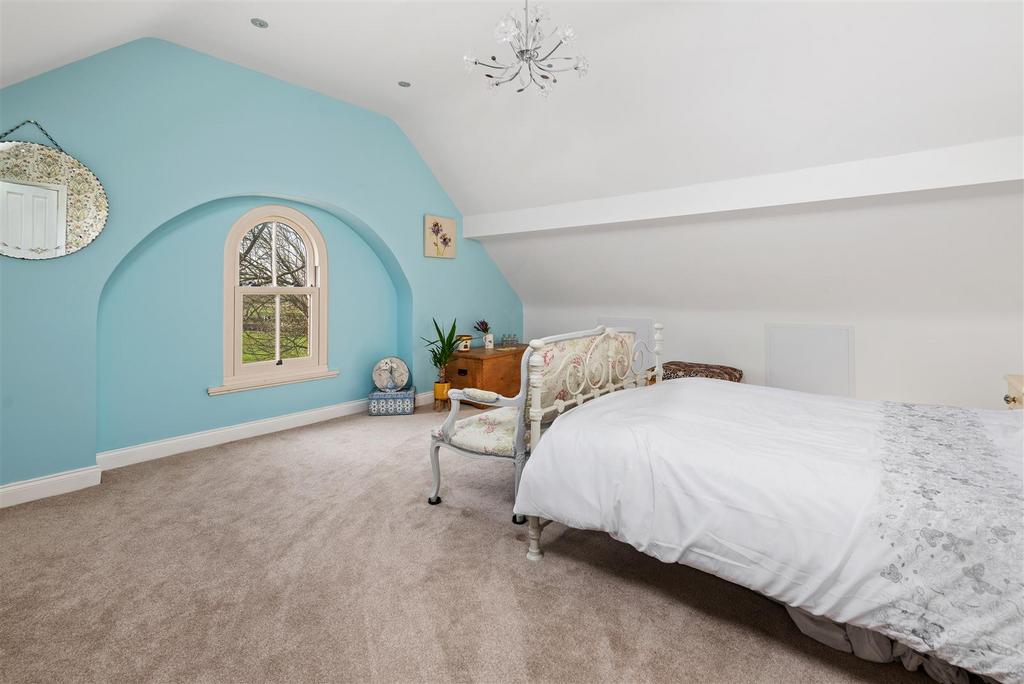 Master Bedroom 389