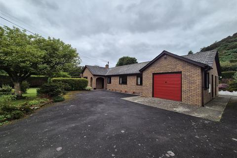 undefined, Llangwyryfon