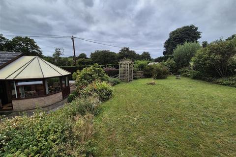 undefined, Llangwyryfon