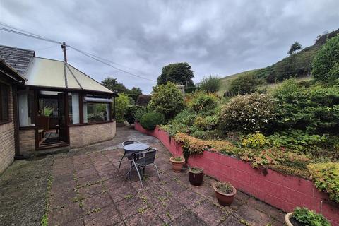 undefined, Llangwyryfon
