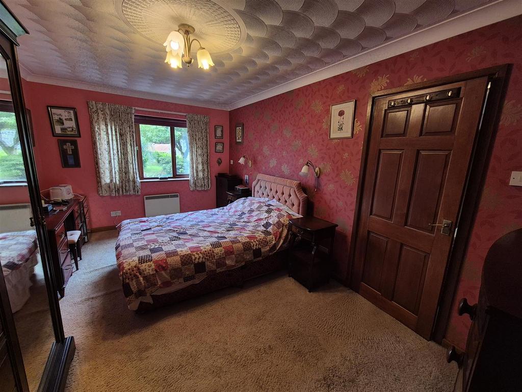 Bedroom 3 (master)