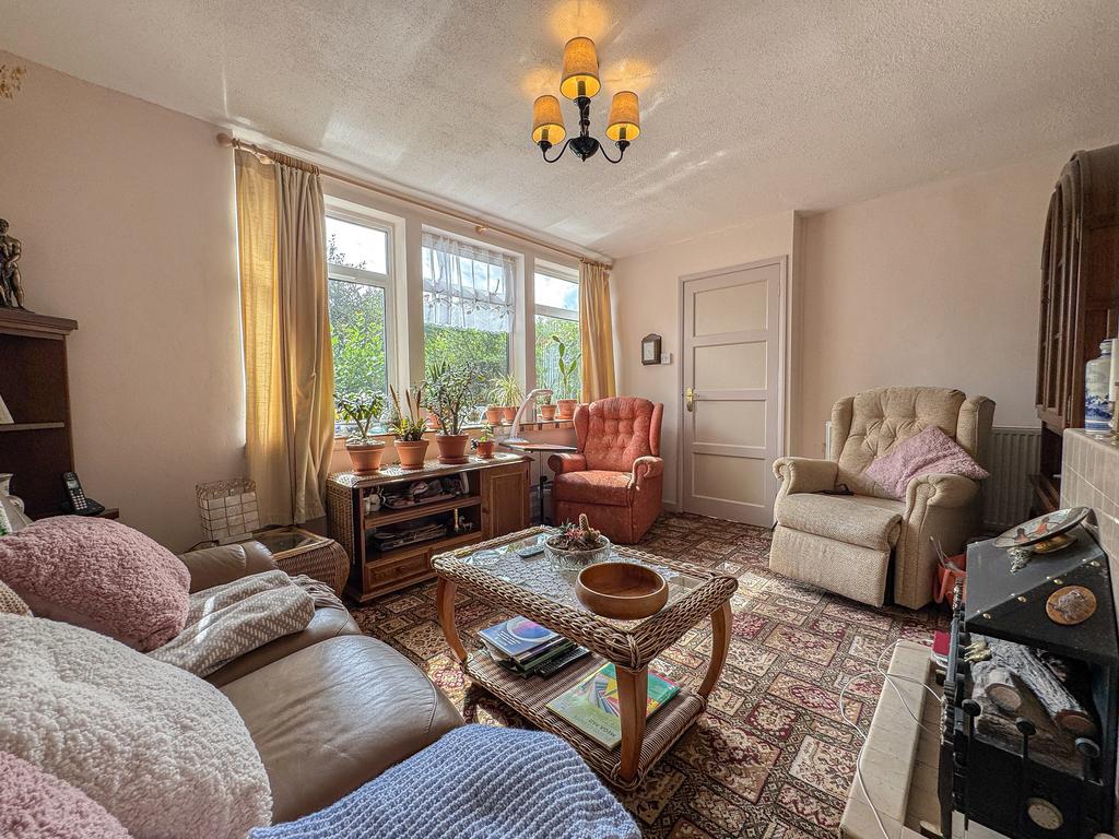 Living Room (2)
