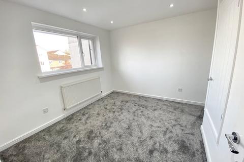 2 bedroom end of terrace house to rent, Bishop Hannon Drive, Cardiff,