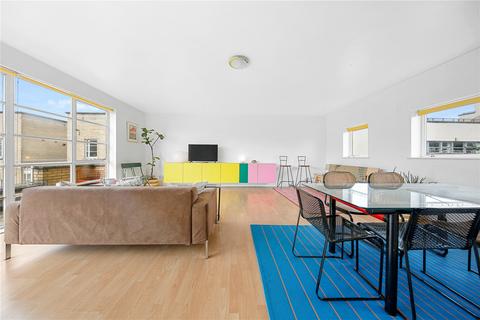 3 bedroom penthouse for sale, The Watergardens, E14