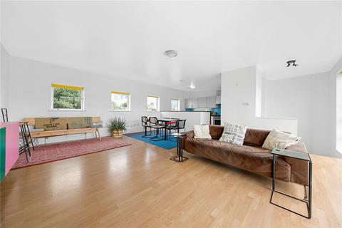 3 bedroom penthouse for sale, The Watergardens, E14