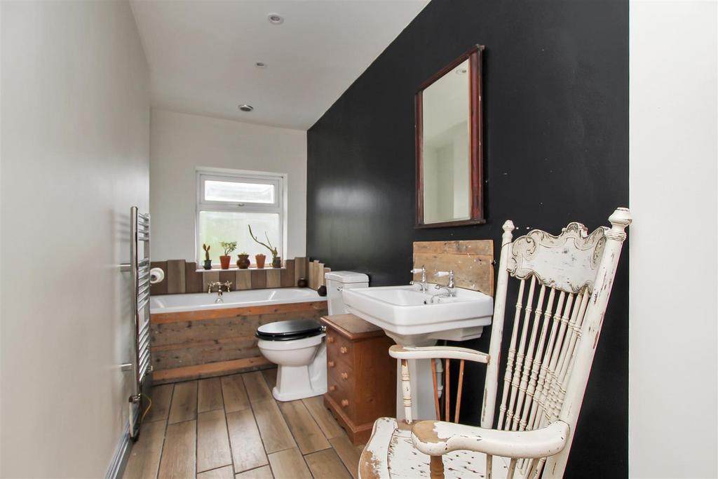 Bathroom.JPG