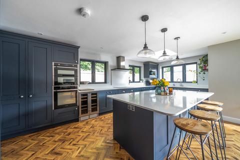 8 Blake Close, Wokingham, RG40 1QH