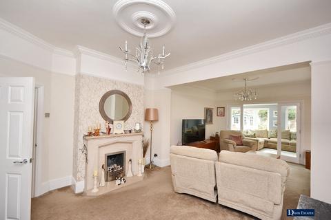 undefined, Wykeham Avenue, Borders of Emerson Park, Hornchurch, RM11