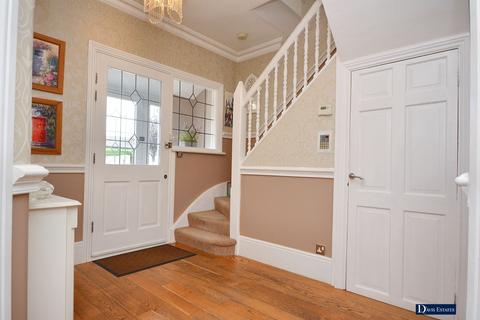 undefined, Wykeham Avenue, Borders of Emerson Park, Hornchurch, RM11