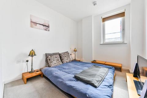 2 bedroom flat for sale, Wharf Road, Angel, London, N1