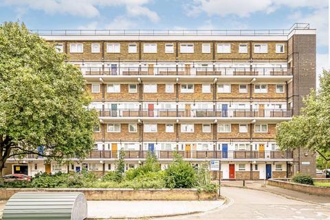 Studio for sale, St. Saviours Estate, London SE1