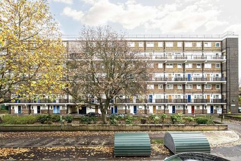 undefined, St. Saviours Estate, London SE1