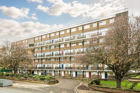 St. Saviours Estate, London SE1