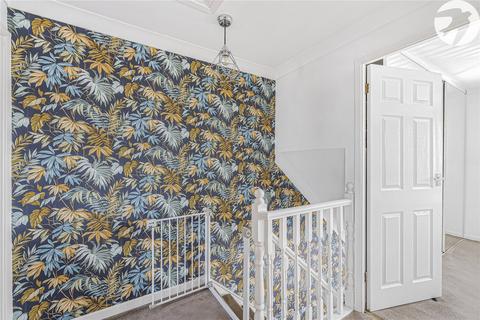124 Lunedale Road, Dartford, DA2 6HT