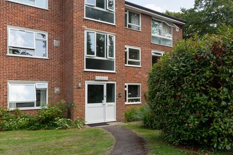 2 bedroom flat for sale, Aurum Close, Horley, Surrey, RH6